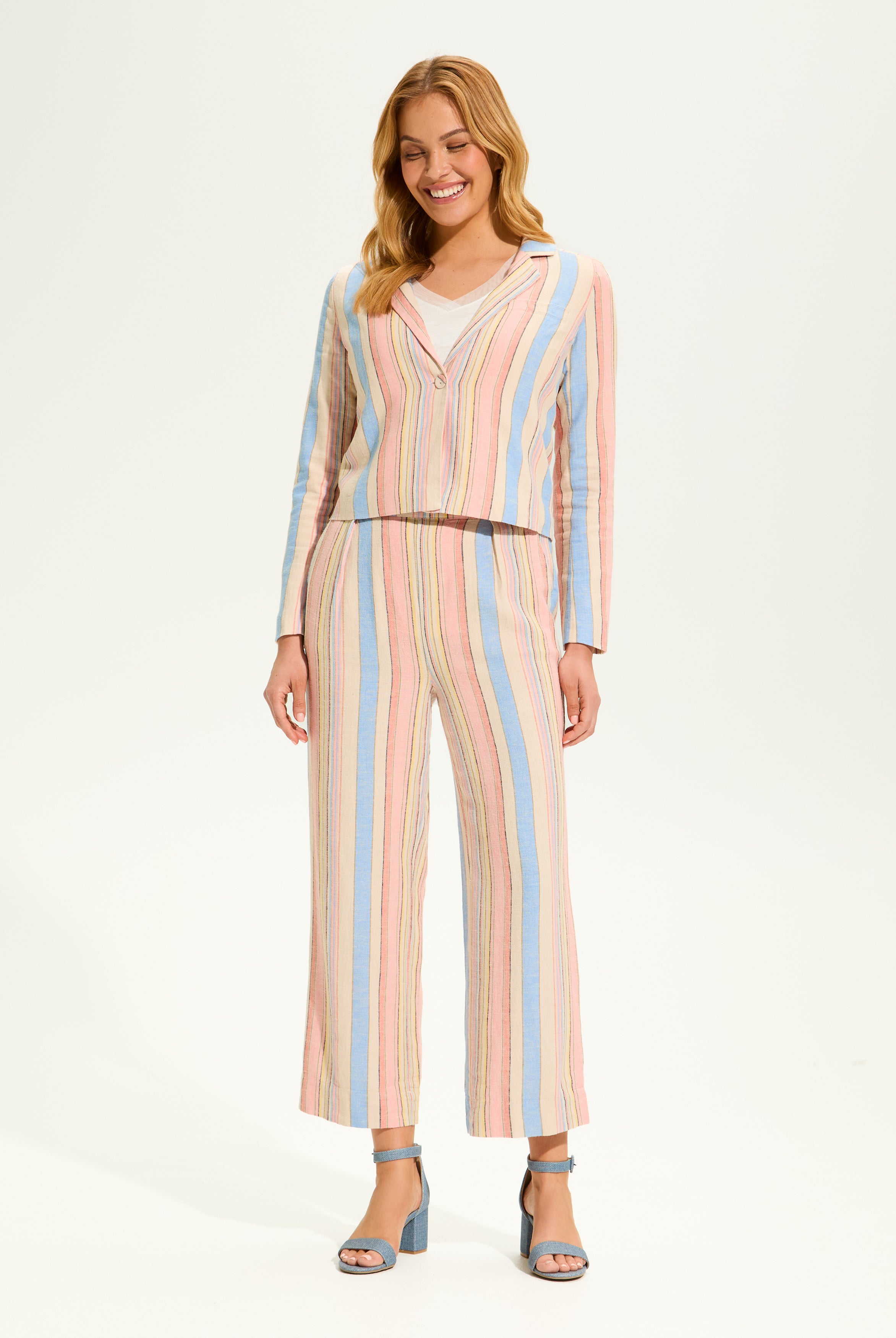 Pull-On Wide Crop Trouser