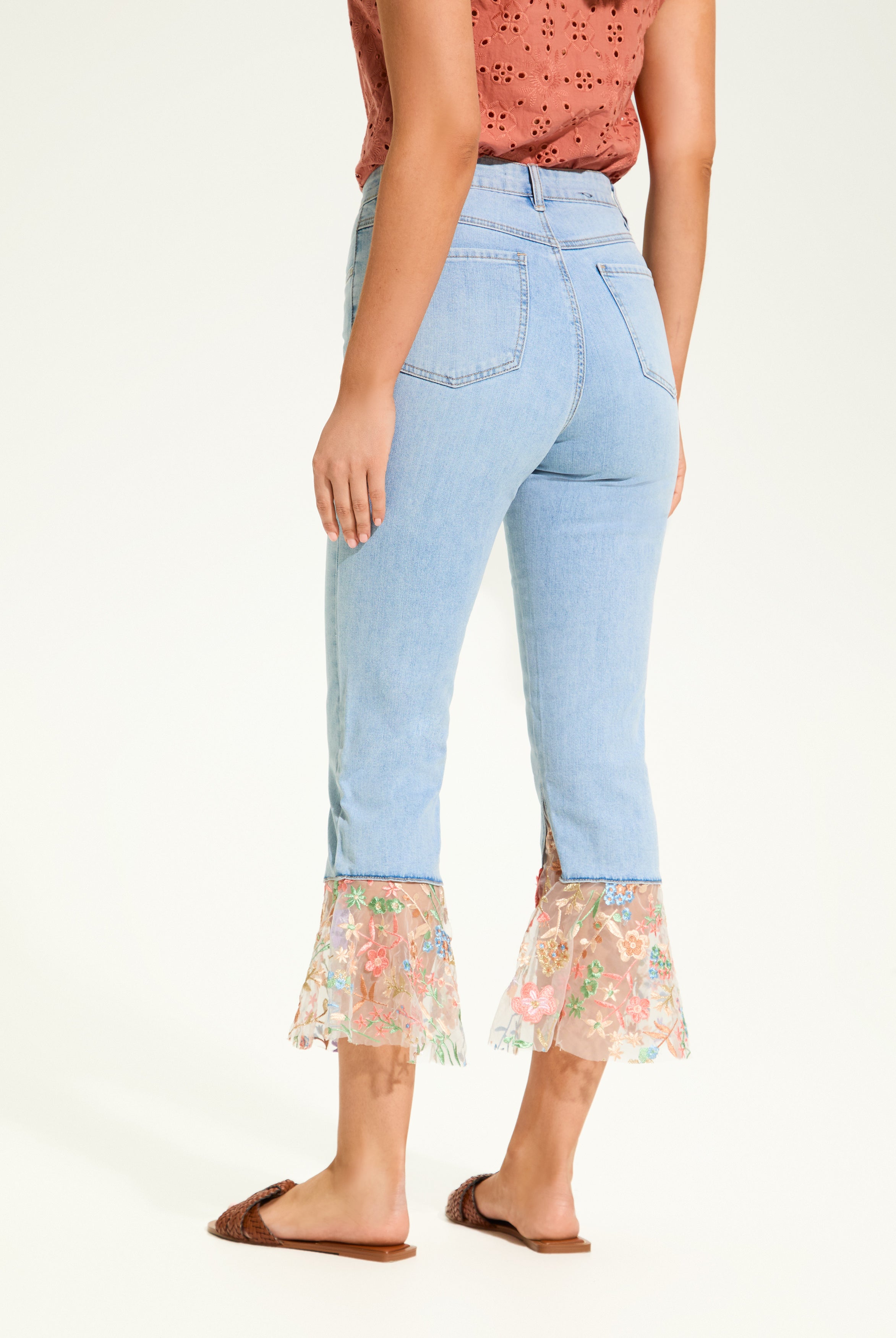 Suzanne Flare Crop