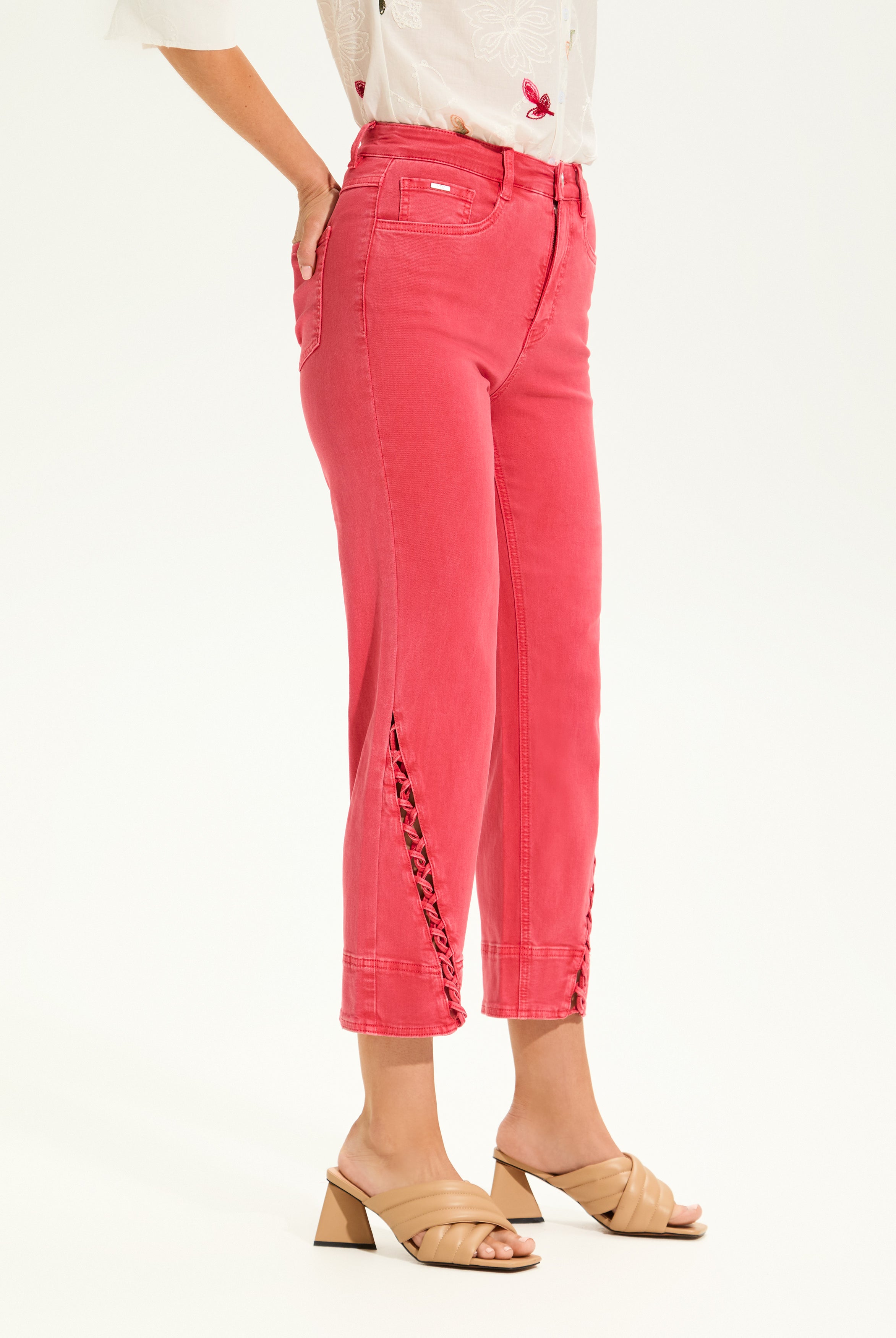 Suzanne Straight Crop